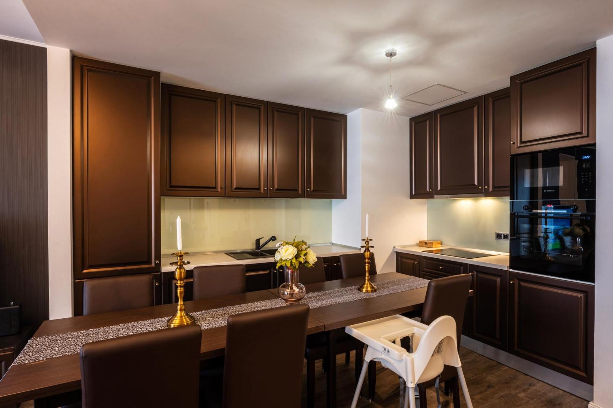 Silver Mountain - Ana's Apartment *